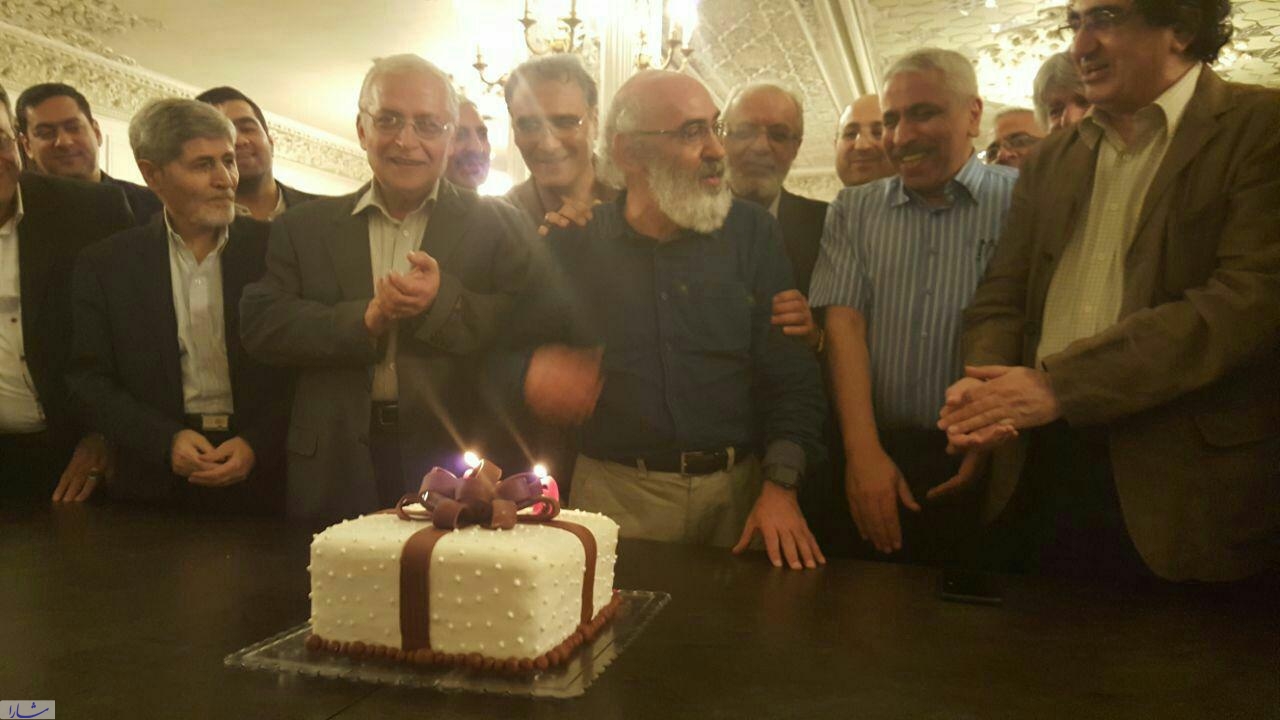 آقای روزنامه نگاری آنلاین ایران 60 ساله شد