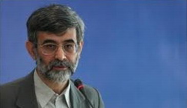 هرکس فکر می‌کند احمدی‌نژاد در دسترس نیست، گیرنده را اصلاح کند