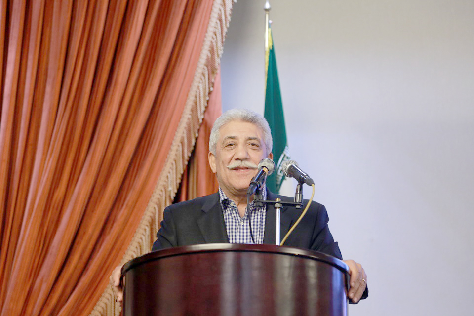 تجلیل از 42 سال خدمات علمی و عملی دکتر فرقانی در عرصه ارتباطات / آغاز بافت فرش روابط‌عمومی برای تقدیم به رئیس‌جمهور + گزارش تصویری